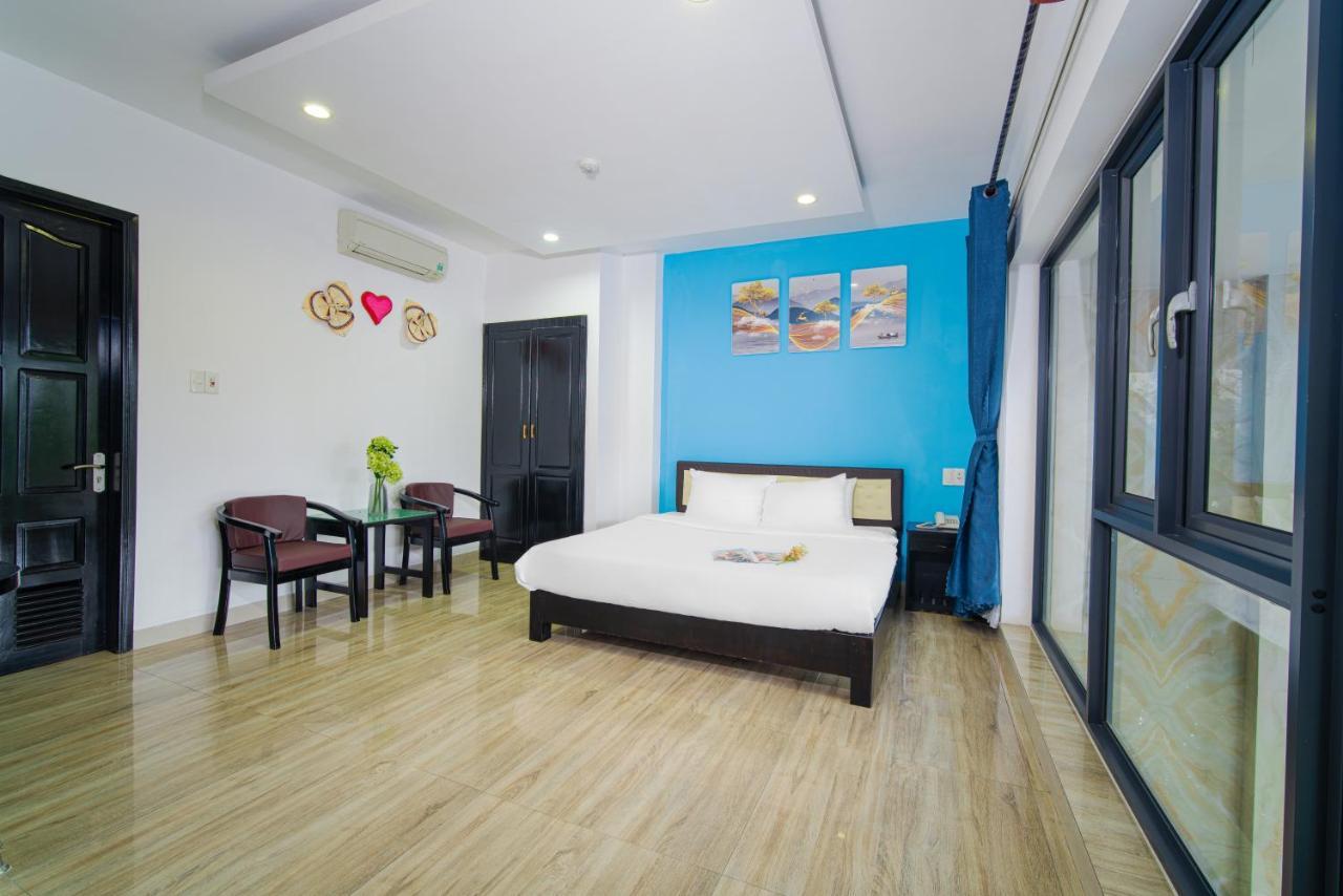 La Maison Danang Beach Hotel Buitenkant foto