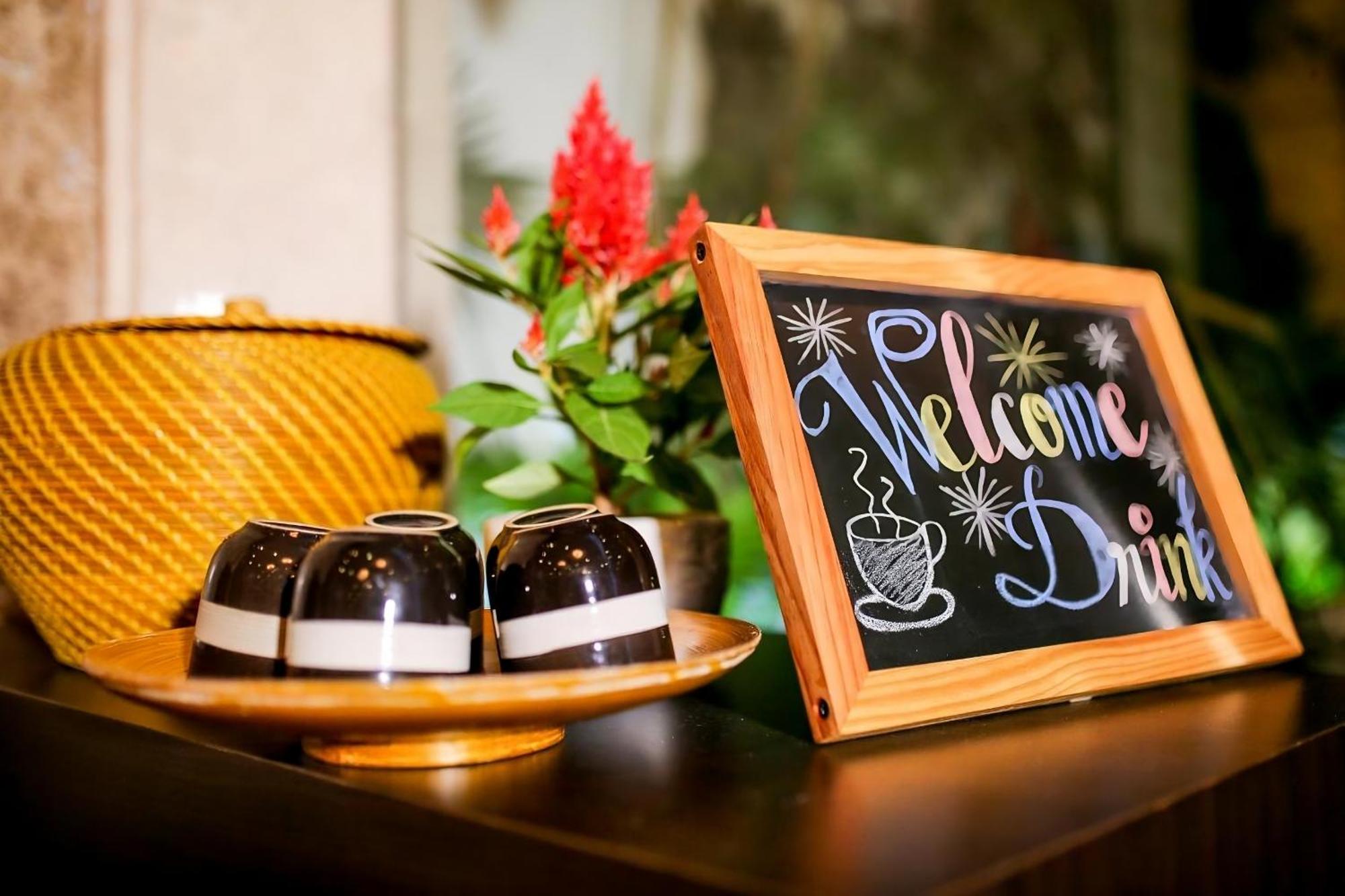 La Maison Danang Beach Hotel Buitenkant foto