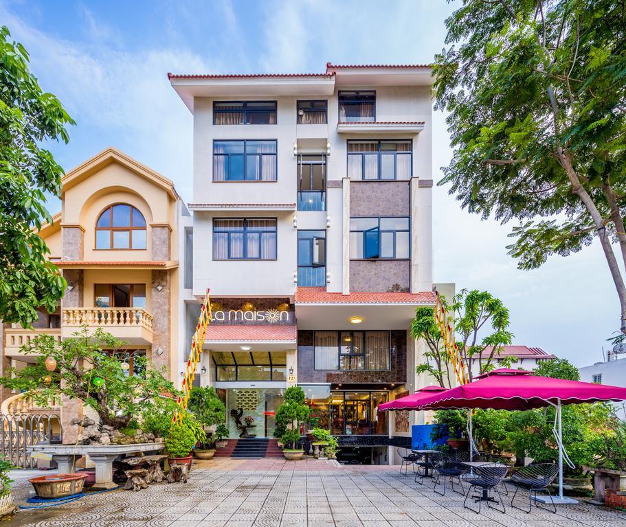 La Maison Danang Beach Hotel Buitenkant foto