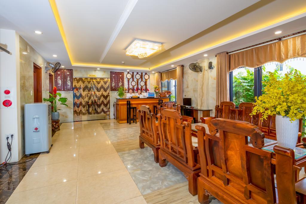 La Maison Danang Beach Hotel Buitenkant foto