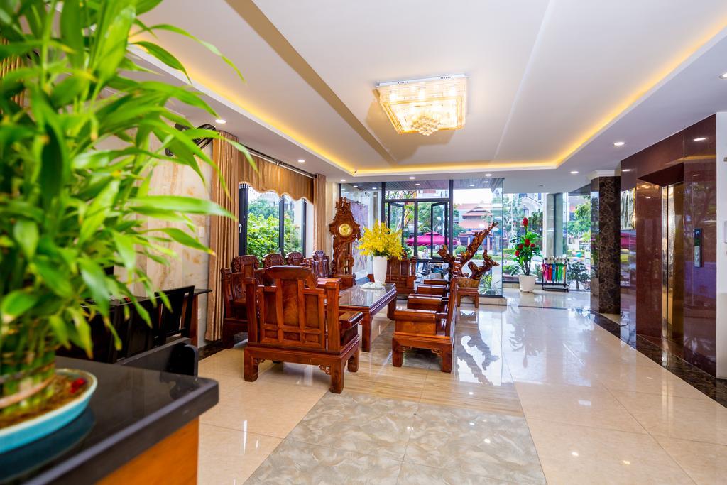 La Maison Danang Beach Hotel Buitenkant foto