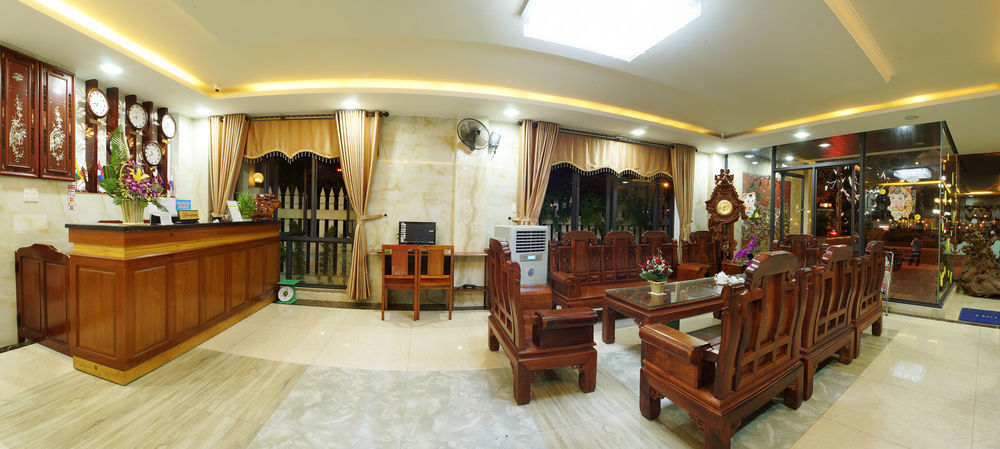 La Maison Danang Beach Hotel Buitenkant foto