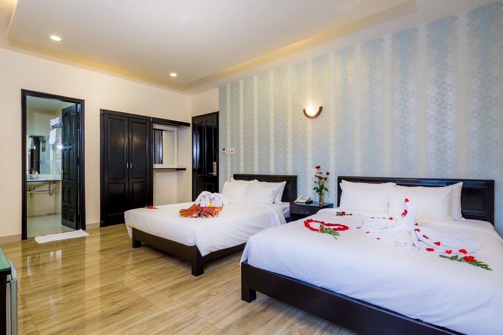 La Maison Danang Beach Hotel Buitenkant foto