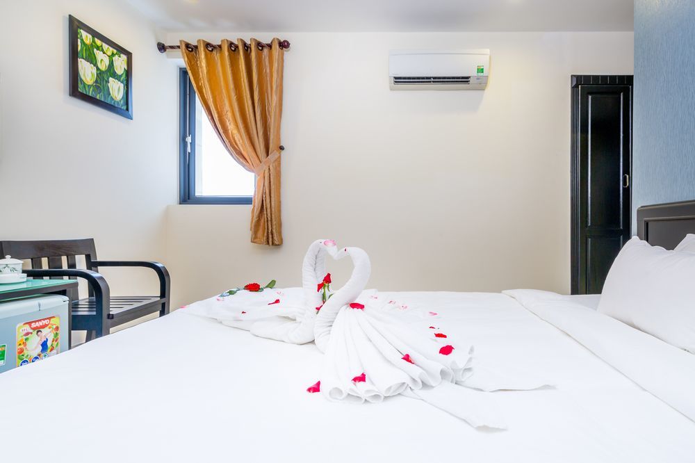 La Maison Danang Beach Hotel Buitenkant foto