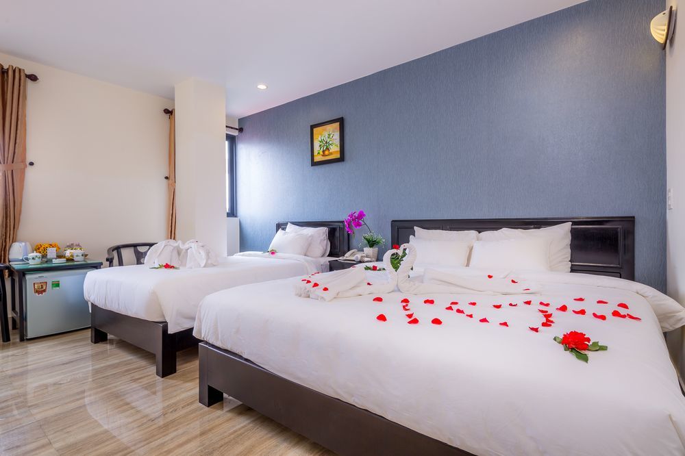 La Maison Danang Beach Hotel Buitenkant foto
